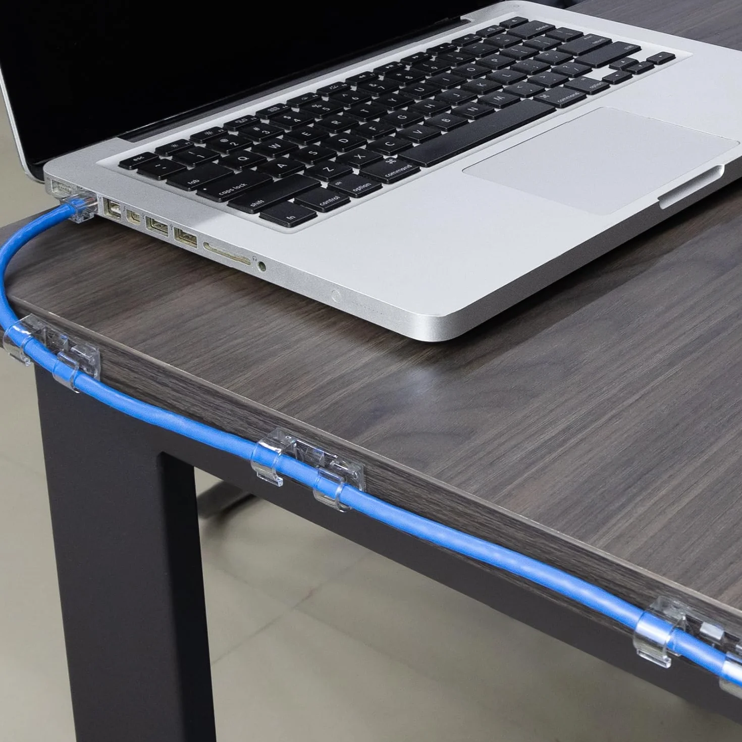 SOULWIT® 50 pezzi Autoadesivo Clip Cavo, Fermacavi Supporto Organizer la Gestione dei cavi per TV, PC, laptop, cavo Ethernet, scrivania, casa, ufficio (Trasparente)