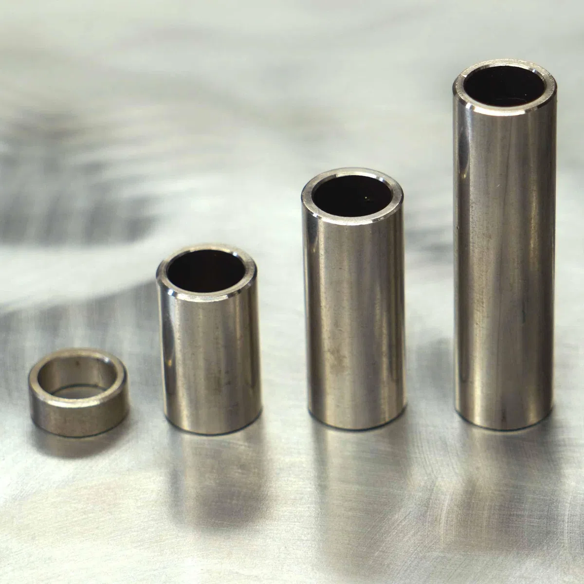 Distanziale a manicotto in acciaio inossidabile (5 pezzi) - Ø esterno: 8 mm; Ø interno: 6 mm; Lunghezza: 25 mm - Distanziale - Disco distanzial - Distanziale VA - inossidabile