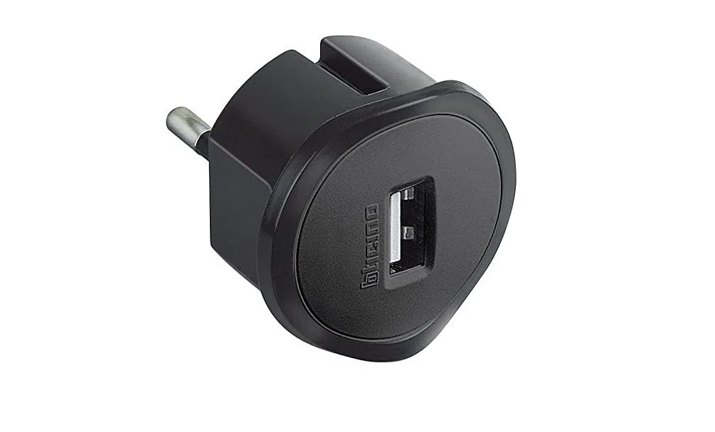 BTicino S3625GU Adattatore con Presa USB per Tutti Gli Standard di Prese, 1.5A, 250 V, Nero